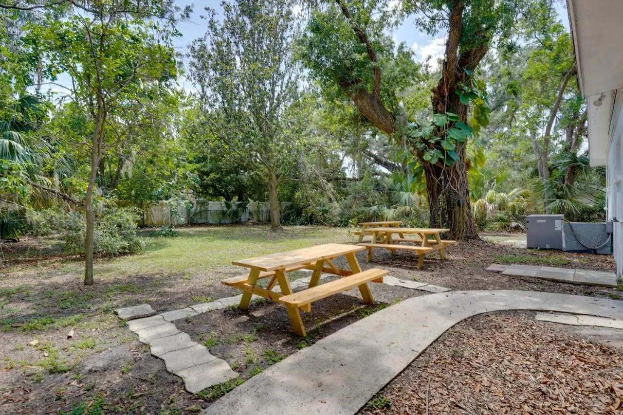 Holiday home Charming Mid-Century House - Just Steps To Lake! Lakeland