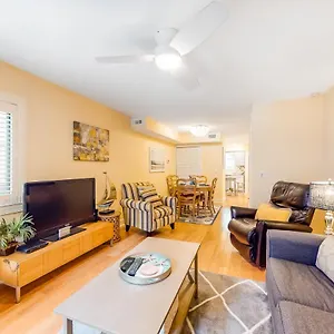 https://stones-throw-50.top-hotels-in-savannah.com